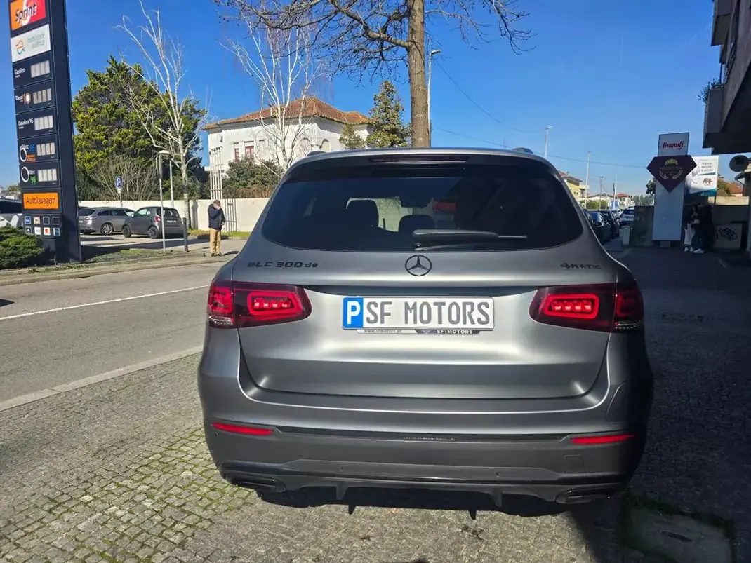 Mercedes-Benz GLC 300 2021 - 45980 EUR, 138000 km - AUTO.MOTO.pt - 138000km - foto 6 de 60