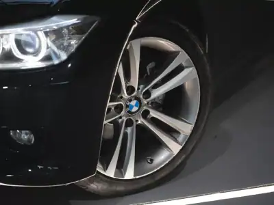 BMW 318 2014 - 15990 EUR, 248000 km - AUTO.MOTO.pt - 248000km - foto 8 de 21
