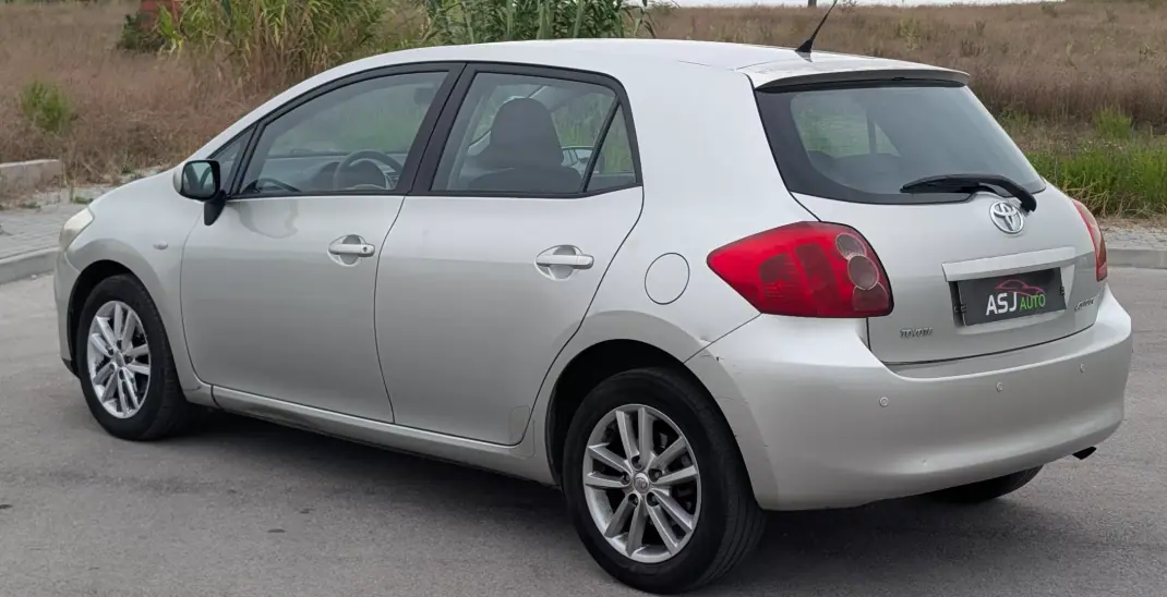 Toyota Auris 2009 - 4750 EUR, 291081 km - 291081km - foto 7 de 17