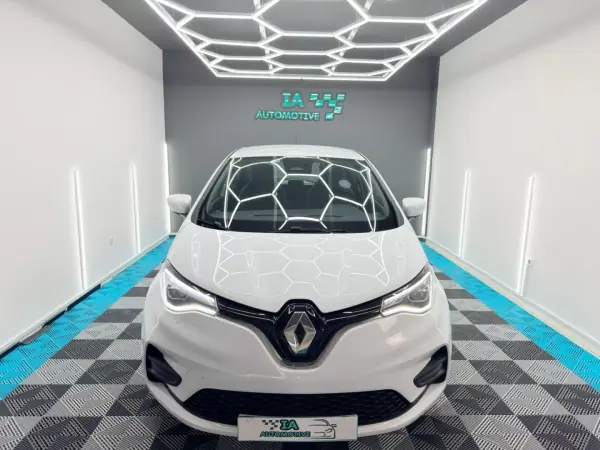 Renault Zoe 2020 - 13999 EUR, 114000 km - AUTO.MOTO.pt - 114000km - foto 2 de 21