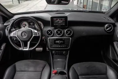 Mercedes-Benz A 180 2015 - 13990 EUR, 263650 km - AUTO.MOTO.pt - 263650km - foto 30 de 34