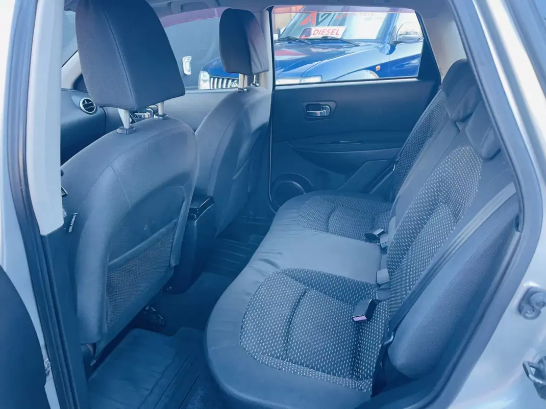 Nissan Qashqai 2008 - 8950 EUR, 222875 km - AUTO.MOTO.pt - 222875km - foto 9 de 12