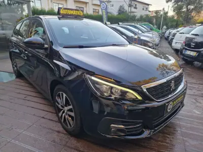Peugeot 308 SW 2019 - 12990 EUR, 133000 km - AUTO.MOTO.pt - 133000km - foto 5 de 13