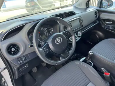 Toyota Yaris 2020 - 13900 EUR, 129600 km - AUTO.MOTO.pt - 129600km - foto 11 de 16