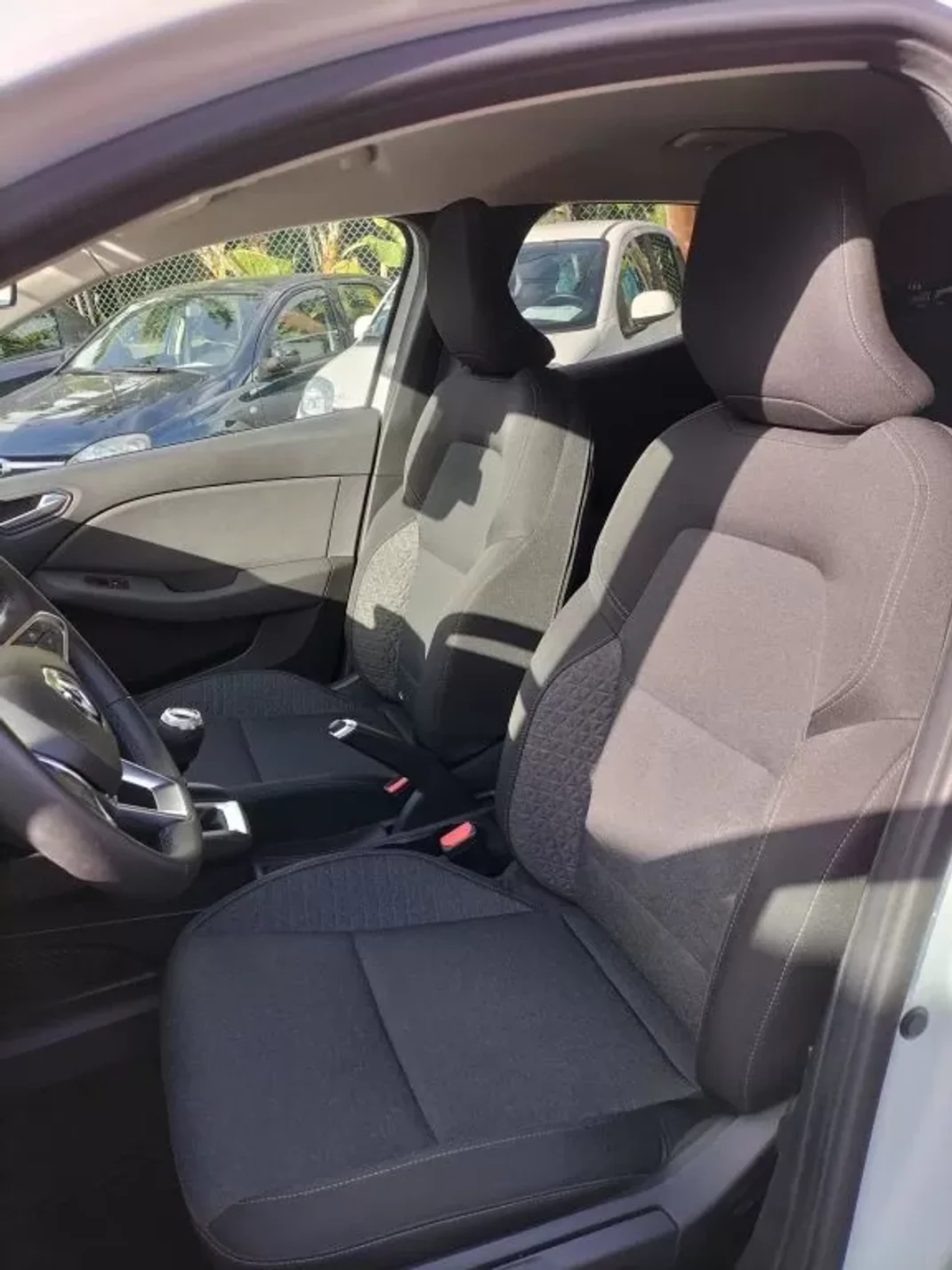 Renault Clio 2020 - 16250 EUR, 96000 km - AUTO.MOTO.pt - 96000km - foto 10 de 12