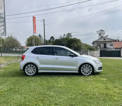 Volkswagen Polo 2013 - 12900 EUR, 150000 km - AUTO.MOTO.pt - 150000km - foto 4 de 13