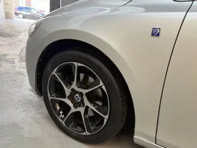 Volvo V40 2015 - 13750 EUR, 188000 km - AUTO.MOTO.pt - 188000km - foto 12 de 12