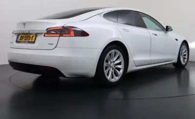 Tesla Model S 2018 - 25900 EUR, 240392 km - AUTO.MOTO.pt - 240392km - foto 29 de 37
