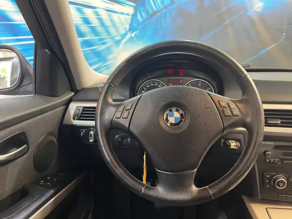 BMW 316 2009 - 9500 EUR, 111000 km - AUTO.MOTO.pt - 111000km - foto 38 de 47