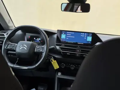 Citroën e-C4 2021 - 16990 EUR, 56000 km - AUTO.MOTO.pt - 56000km - foto 11 de 13