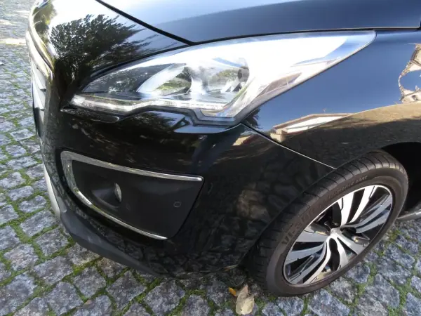 Peugeot 3008 2016 - 13990 EUR, 143000 km - AUTO.MOTO.pt - 143000km - foto 43 de 53