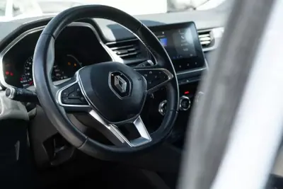Renault Captur 2021 - 13999 EUR, 80600 km - AUTO.MOTO.pt - 80600km - foto 8 de 23