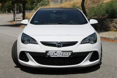 Opel Astra Coupe 2016 - 23000 EUR, 90000 km - AUTO.MOTO.pt - 90000km - foto 3 de 32