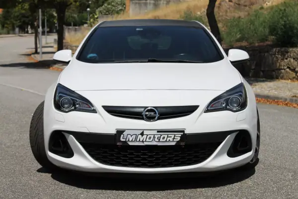 Opel Astra Coupe 2016 - 23000 EUR, 90000 km - AUTO.MOTO.pt - 90000km - foto 3 de 32