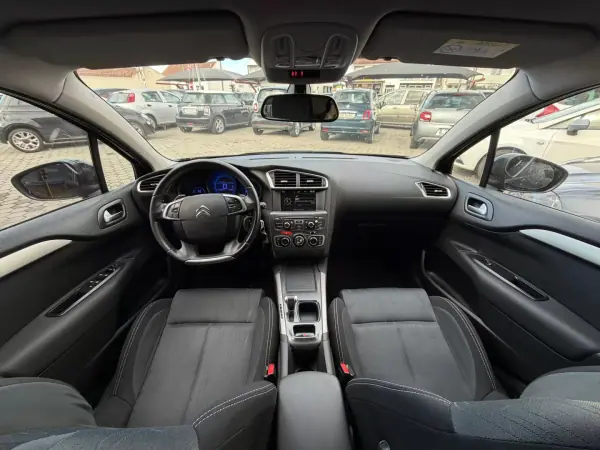 Citroën C4 2015 - 11950 EUR, 139224 km - AUTO.MOTO.pt - 139224km - foto 12 de 17