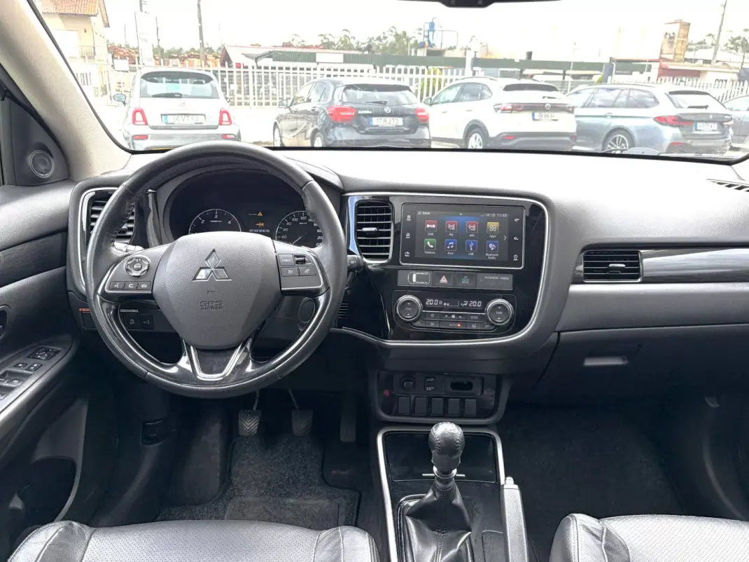 Mitsubishi Outlander 2018 - 17900 EUR, 129355 km - AUTO.MOTO.pt - 129355km - foto 19 de 24