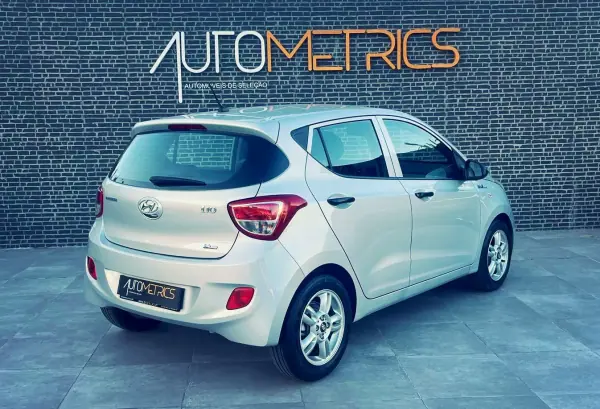 Hyundai i10 2014 - 7500 EUR, 181000 km - AUTO.MOTO.pt - 181000km - foto 3 de 14