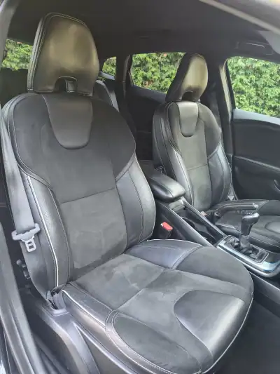 Volvo V40 2015 - 13900 EUR, 181000 km - AUTO.MOTO.pt - 181000km - foto 24 de 28