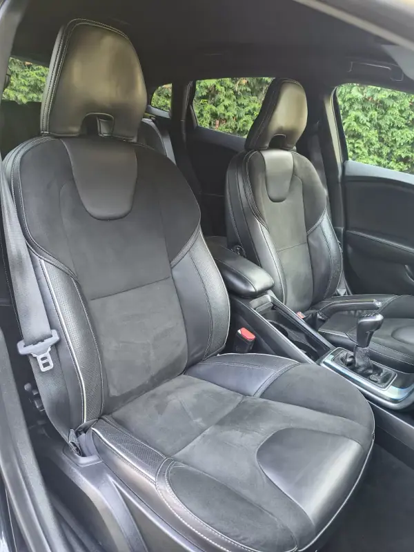 Volvo V40 2015 - 13900 EUR, 181000 km - AUTO.MOTO.pt - 181000km - foto 24 de 28