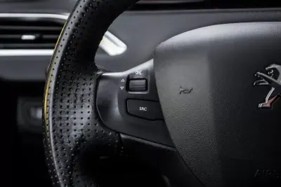 Peugeot 2008 2016 - 11790 EUR, 71065 km - AUTO.MOTO.pt - 71065km - foto 14 de 39
