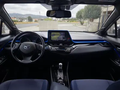 Toyota C-HR 2018 - 21990 EUR, 100000 km - AUTO.MOTO.pt - 100000km - foto 36 de 45