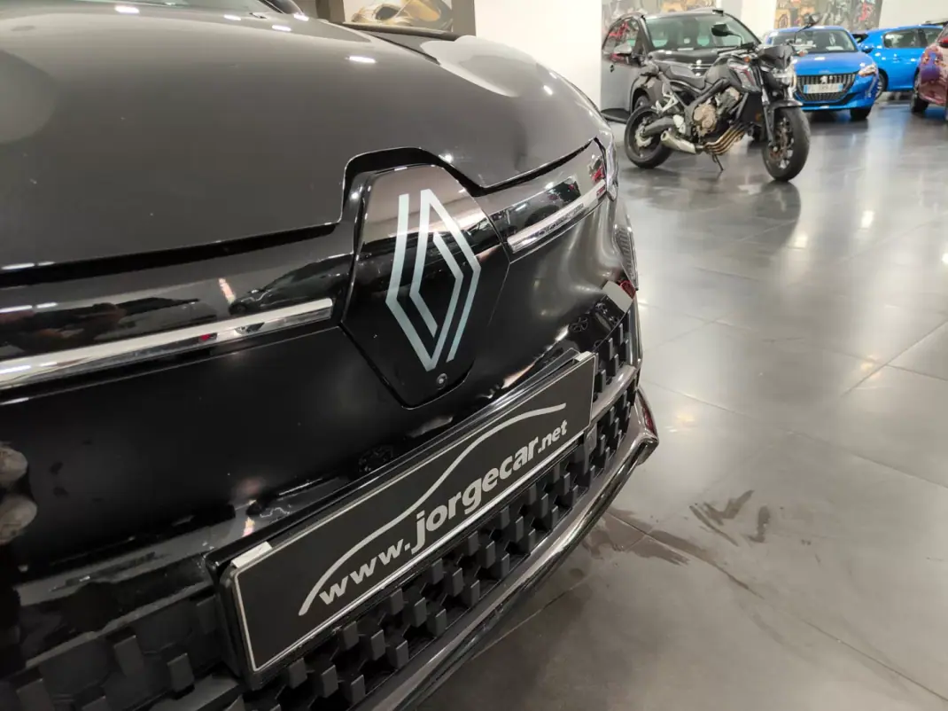 Renault Mégane E-Tech 2022 - 27990 EUR, 40000 km - AUTO.MOTO.pt - 40000km - foto 12 de 47