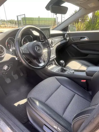 Mercedes-Benz CLA 180 2017 - 18500 EUR, 180800 km - AUTO.MOTO.pt - 180800km - foto 14 de 25