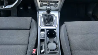 Volkswagen Passat 2018 - 16499 EUR, 183121 km - AUTO.MOTO.pt - 183121km - foto 8 de 19