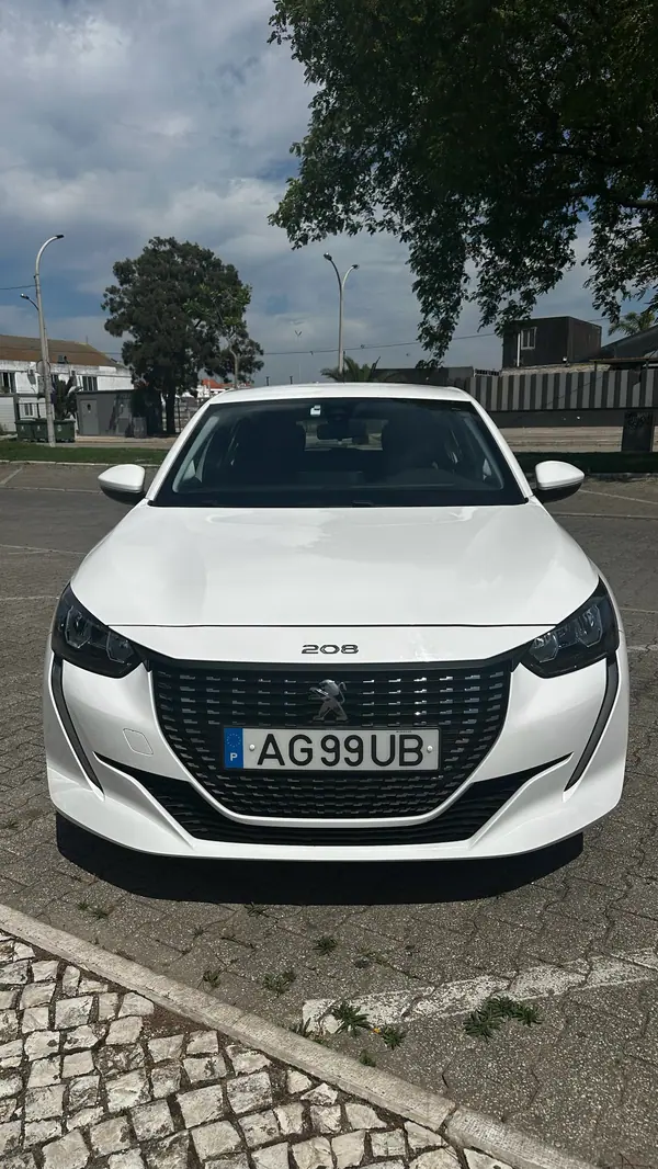 Peugeot 208 2021 - 12500 EUR, 97000 km - AUTO.MOTO.pt - 97000km - foto 2 de 6