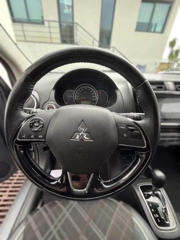 Mitsubishi Space Star 2023 - 16990 EUR, 63049 km - AUTO.MOTO.pt - 63049km - foto 7 de 9