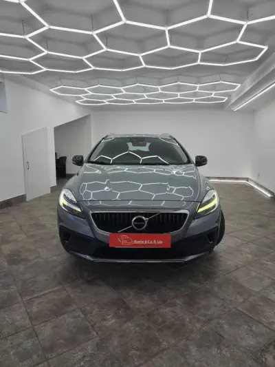 Volvo V40 Cross Country 2018 - 15000 EUR, 106816 km - 106816km - foto 23 de 40