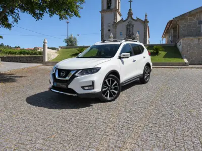 Nissan X-Trail 2017 - 18990 EUR, 179000 km - 179000km - foto 1 de 54