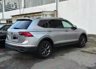 Volkswagen Tiguan 2022 - 38900 EUR, 52000 km - foto 5 de 14
