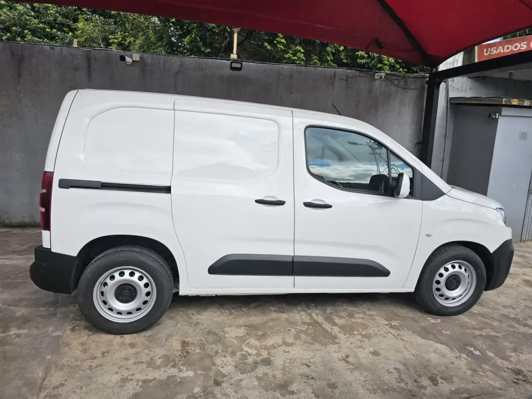 Citroën BERLINGO 3 LUGARES 2020 - 10750 EUR, 154000 km - AUTO.MOTO.pt - 154000km - foto 5 de 14