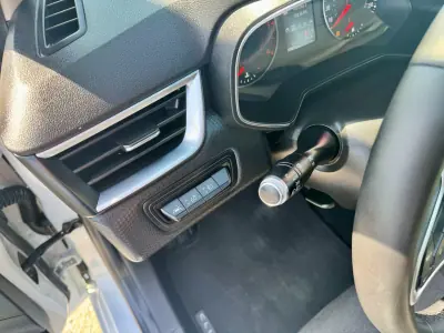 Renault Clio 2021 - 14500 EUR, 109414 km - AUTO.MOTO.pt - 109414km - foto 10 de 26