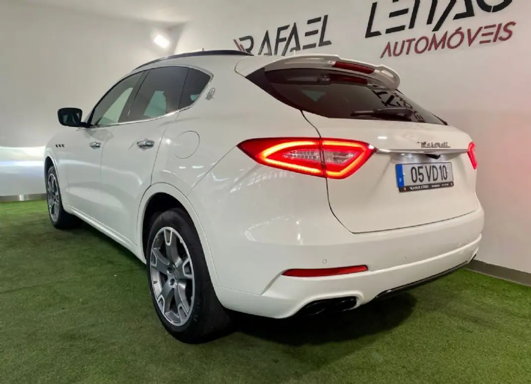 Maserati Levante 2016 - 44500 EUR, 232000 km - AUTO.MOTO.pt - 232000km - foto 10 de 55