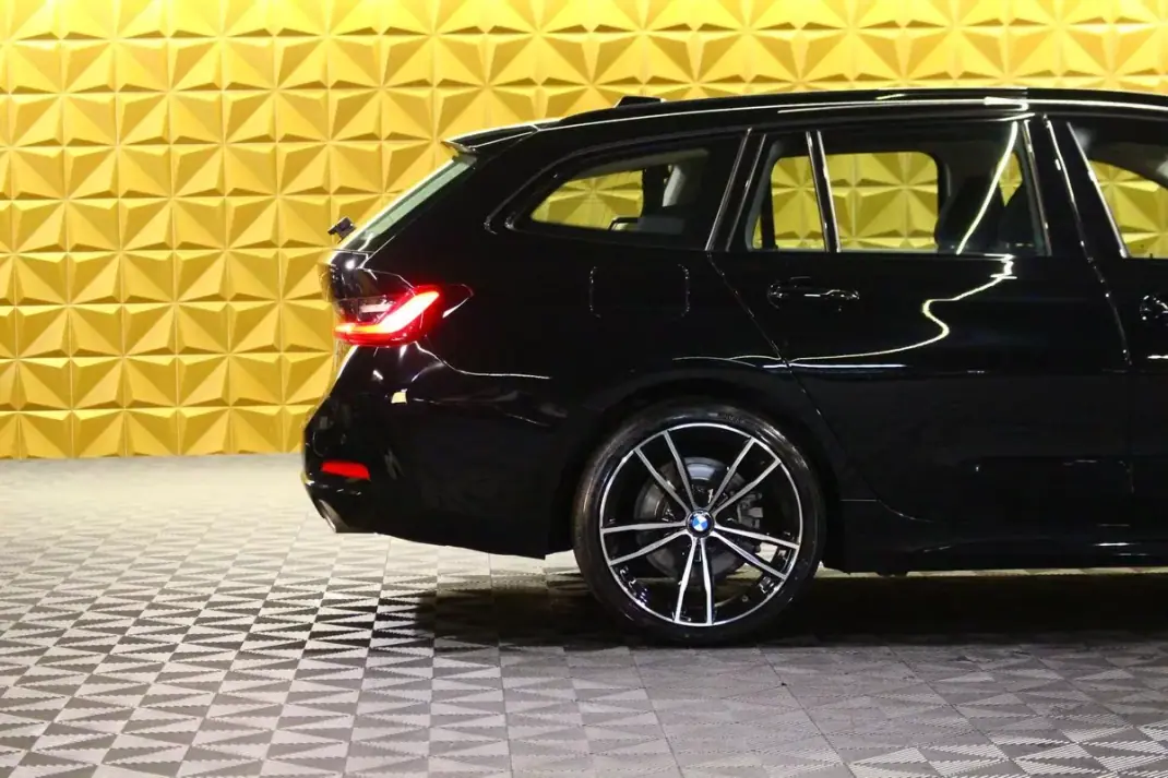 BMW 318 2022 - 27250 EUR, 132000 km - AUTO.MOTO.pt - 132000km - foto 8 de 38