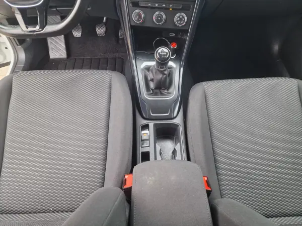 Volkswagen T-Roc 2019 - 19999 EUR, 115000 km - AUTO.MOTO.pt - 115000km - foto 25 de 31