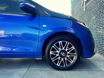 Toyota Aygo 2018 - 11750 EUR, 46000 km - AUTO.MOTO.pt - 46000km - foto 5 de 15