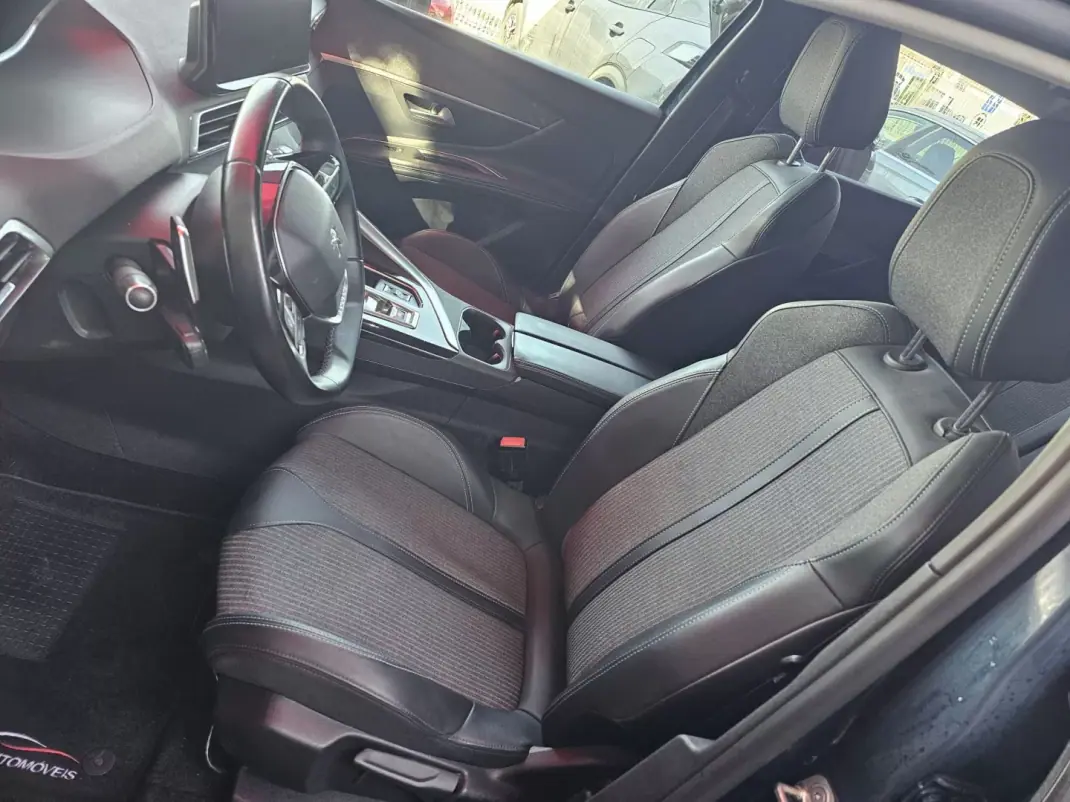 Peugeot 3008 2022 - 20999 EUR, 112000 km - AUTO.MOTO.pt - 112000km - foto 8 de 19