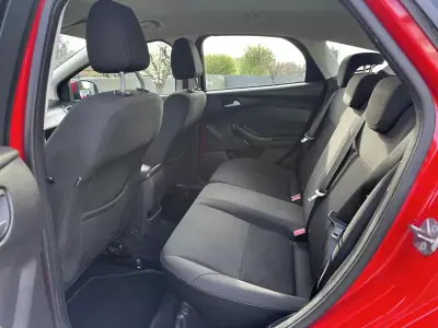 Ford Focus 2017 - 9900 EUR, 190000 km - AUTO.MOTO.pt - 190000km - foto 39 de 50