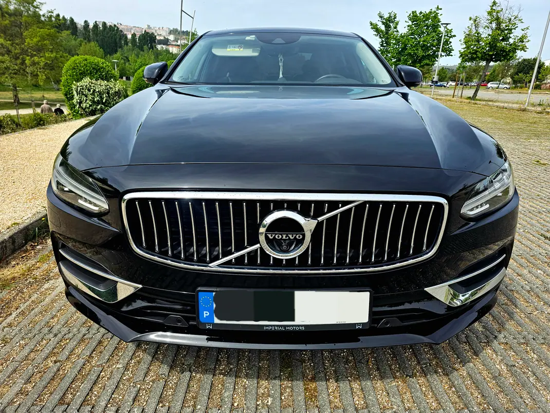 Volvo S90 2018 - 30000 EUR, 85000 km - AUTO.MOTO.pt - 85000km - foto 1 de 13