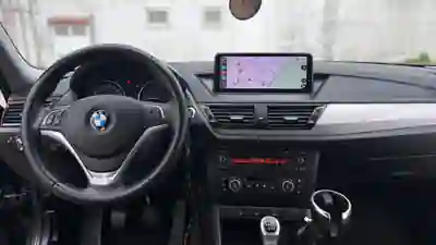 BMW X1 2013 - 11000 EUR, 200000 km - AUTO.MOTO.pt - 200000km - foto 9 de 15