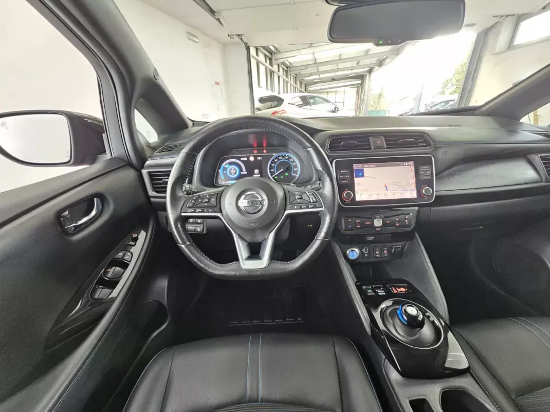 Nissan Leaf 2019 - 19500 EUR, 25097 km - AUTO.MOTO.pt - 25097km - foto 31 de 41