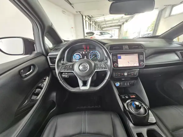 Nissan Leaf 2019 - 19500 EUR, 25097 km - AUTO.MOTO.pt - 25097km - foto 31 de 41