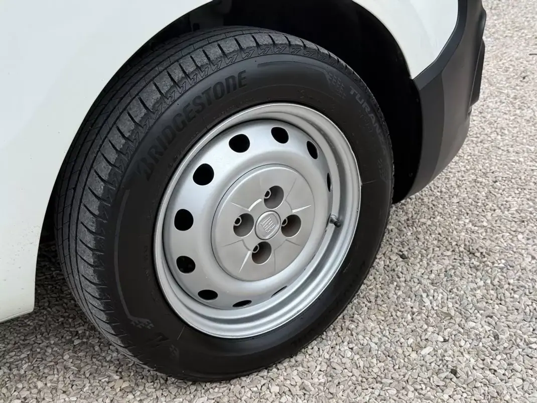 Fiat FIORINO C/IVA AC PORTA LATERAL 2019 - 7950 EUR, 179990 km - AUTO.MOTO.pt - 179990km - foto 18 de 18