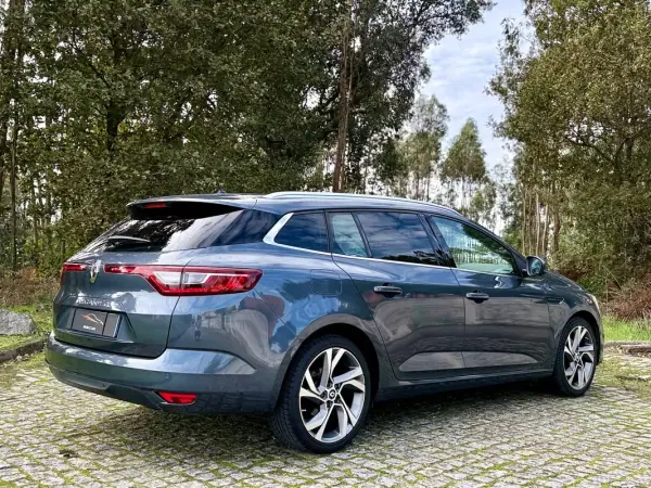 Renault Mégane 2019 - 15990 EUR, 167000 km - AUTO.MOTO.pt - 167000km - foto 5 de 21