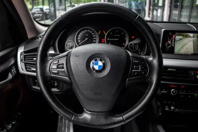 BMW X5 2015 - 27900 EUR, 170106 km - AUTO.MOTO.pt - 170106km - foto 13 de 44