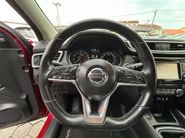 Nissan Qashqai 2018 - 15000 EUR, 84774 km - AUTO.MOTO.pt - 84774km - foto 13 de 23