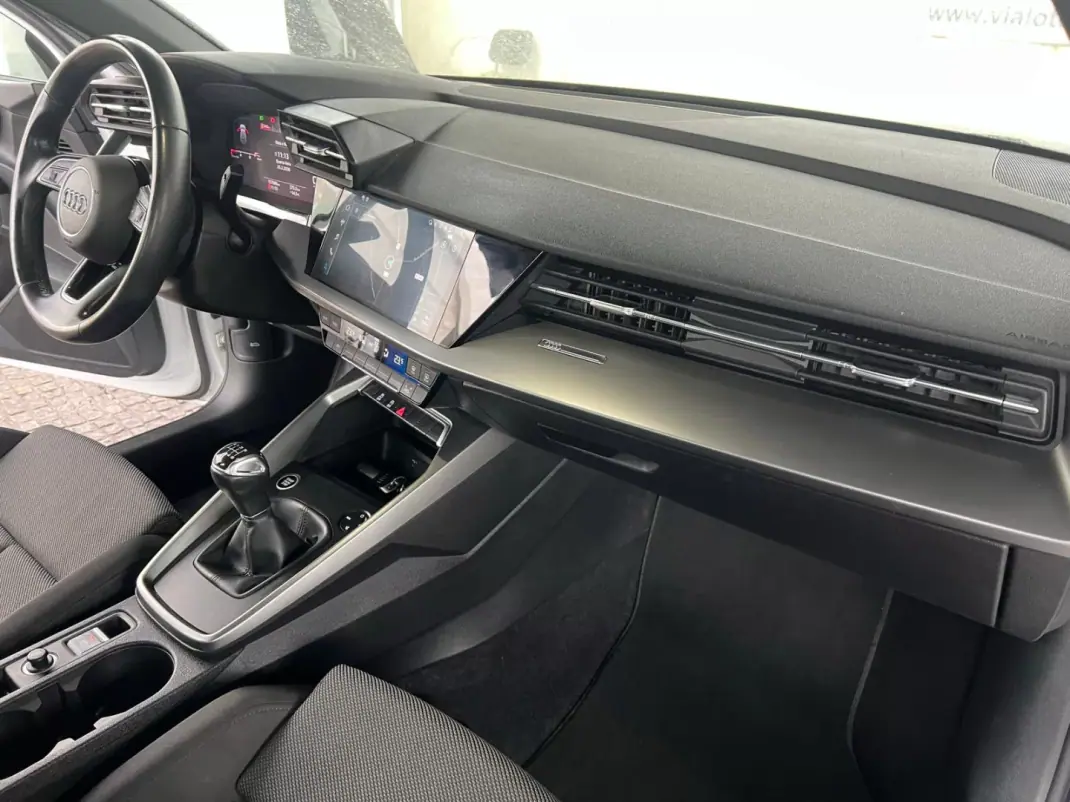 Audi A3 Sportback 2021 - 26750 EUR, 157200 km - AUTO.MOTO.pt - 157200km - foto 9 de 16